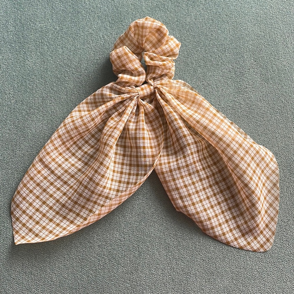 American Eagle Gingham Summer Spring Scrunchie Tail Hair Accessory